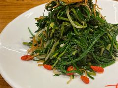 红柳枝凉菜第一道-红柳枝滩羊烧烤·银川非遗