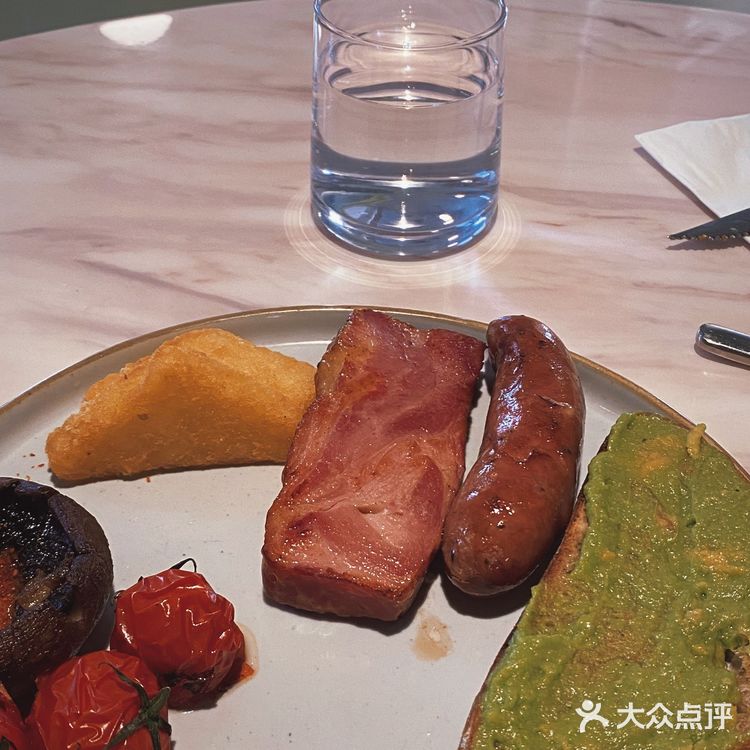 The cue brunch&Bistro