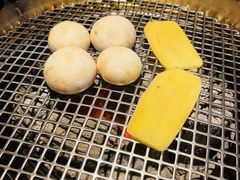 -铭牛烧肉·和牛海鲜自助(高新月牙湖店)