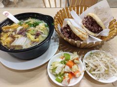 -闫家驴肉老店(华电一校店)