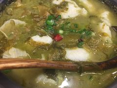 石锅酸菜鱼-周鱼小馆石锅酸菜鱼(活力汇店)