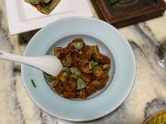 腊八蒜烧肥肠-那家小馆•北京菜•烤鸭(香山店)