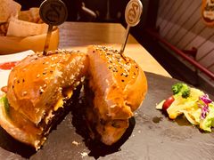 -HIGH FIVE哈福手工汉堡(桂林路店)