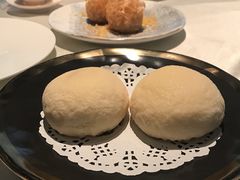 脆皮流沙包-皇朝会.经典传统粤菜(外滩店)