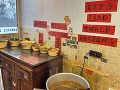 -柳州肥姨妈大骨螺蛳粉(东靖路店)