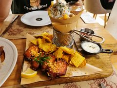 -Mark&Mars Restaurant
