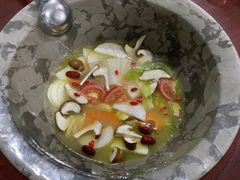 -姚记抚仙湖石锅鱼庄