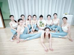 -亚太瑜伽普拉提学院