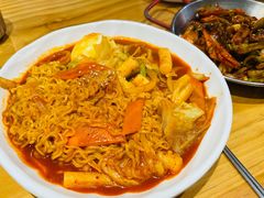年糕炒拉面-山海珍味韩国料理(奥城店)