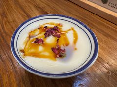 玫瑰黑糖冰豆花-云阿蛮云南生烫牛肉米线(奉贤路店)