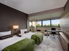 -上海滴水湖皇冠假日酒店