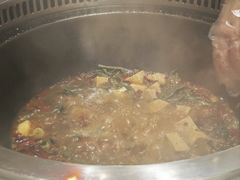 -哈尔滨烧烤·山河村铁锅炖(交大店)