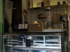 面包甜点陈列柜-KYO COFFEE(胶州路店)