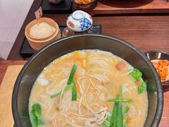 -银米·云南传统过桥米线(双廊黑金冠店)