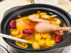 -七的湖·晚芳亭·阳澄湖农家菜·大闸蟹(莲花岛店)