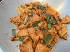 -俭寨大盘鸡·手抓肉·烧烤新疆菜(乌苏路店)