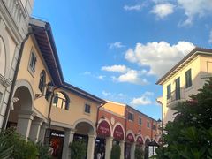 -佛罗伦萨小镇广佛名品奥特莱斯(疏港路店)