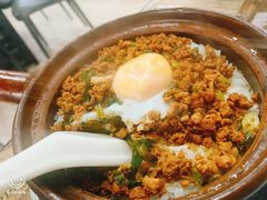 招牌鹅乸煲仔饭-阳江河堤老牌曾记美食