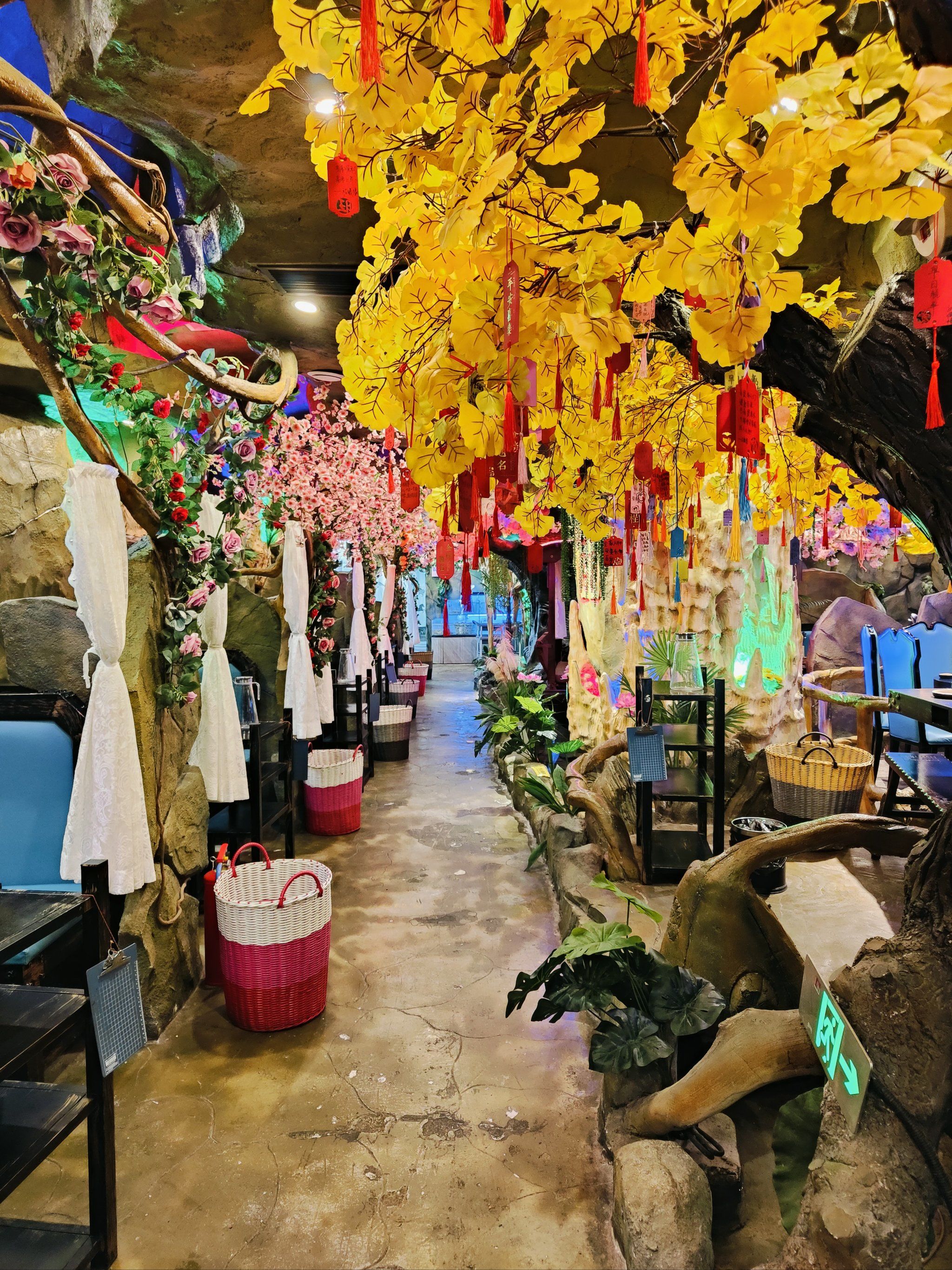 山水溶洞火锅92