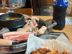 -江南猪肉商会无限续吃(弘大店)