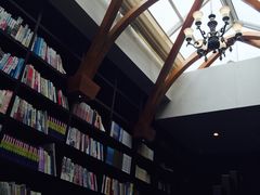 -钟书阁(松江泰晤士小镇店)