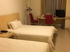 -锦江之星(广州海珠江泰路地铁站店)