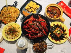 -巴厘龙虾·榜首油焖大虾(音乐学院·沿江酒馆店)