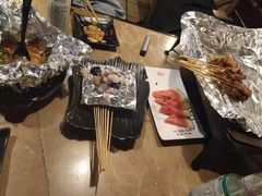 -何师烧烤·香辣蟹·川菜·30年老品牌(太古里旗舰店)