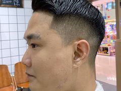 -鸿通城购物中心