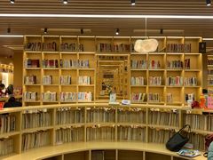 -漕河泾街道图书馆(漕河泾社区文化活动中心店)