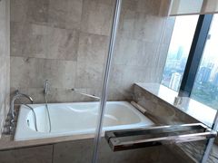 -上海龙之梦万丽酒店