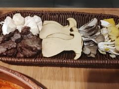 -洱火云南酸菜牛肉火锅(石景山当代商城店)