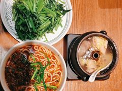 -云海肴·汽锅鸡·云南菜(天山百盛优客店)