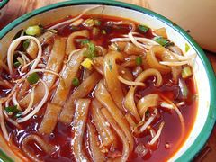 -拈签一笑黄牛肉辣卤串串