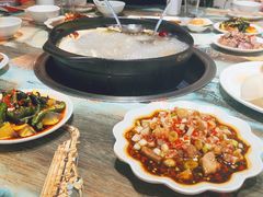 -汤哥儿酸汤乌鱼府(鼎创中央公园店)