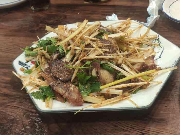 大鹏东北菜(勤劳巷店)-"陪女朋友来的.91食物味道很不错,酸.