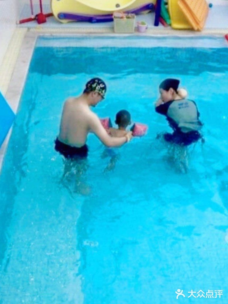 让宝宝爱上游泳的恒温游泳好去处！