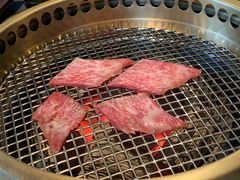 -铭牛烧肉·和牛海鲜自助(高新月牙湖店)