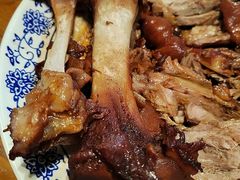 -老天桥酱肉烧饼夹肘子(天桥店)