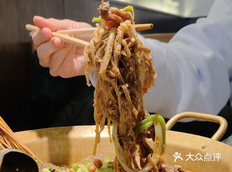 不敢想象吃一大盆脆爽的毛肚贡菜，有多快乐！