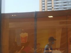 -麦当劳(军博店)