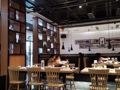大堂-李子坝梁山鸡(北碚万达五鸡哥店)