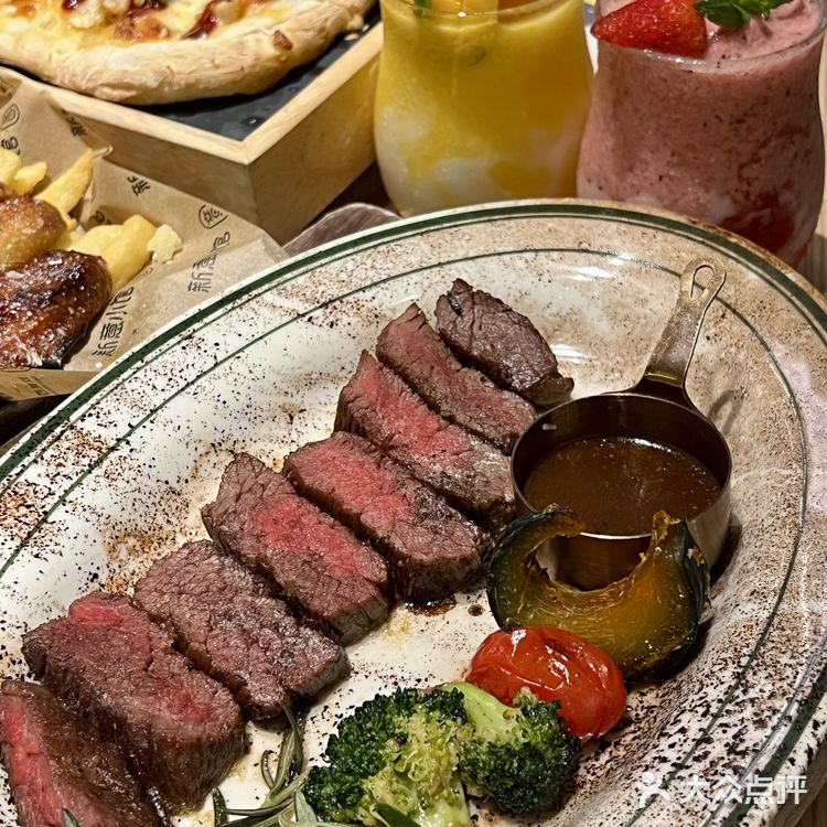 深圳最炫氛围感餐厅，宜放松宜微醺 🍽