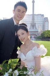 -现代经典婚纱摄影