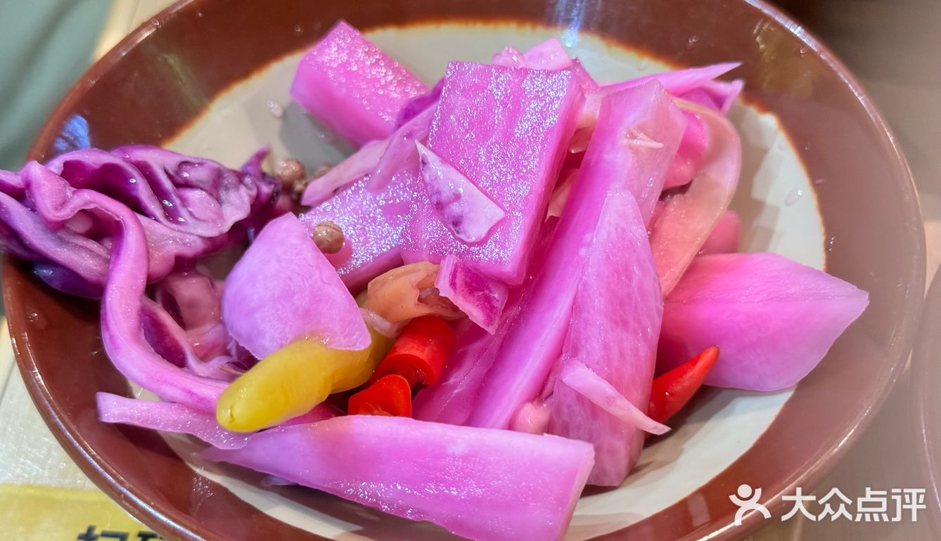 三个鸡蛋 八两饭