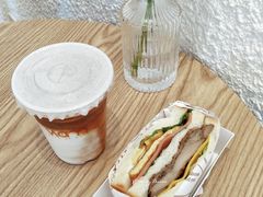 暖白-Cafe on warm(丹霞店)