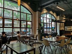 靠窗位-VESH COFFEE(定西路店)