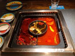 -老牌坊云南鱼豆花火锅(哈西万达店)