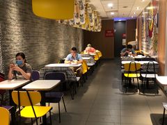 用餐区-麦当劳(广州新港东路第二分店)