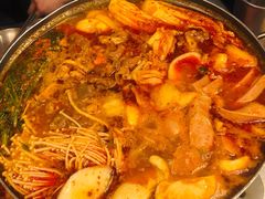 部队锅-MI WU FACTORY米屋美食工厂餐厅(绿地店)